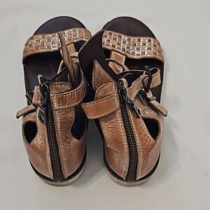 Roan Lyssa Brown Leather Weaved Flat Sandal Size 6
